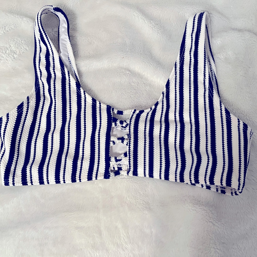 Cupshe bathing suit top